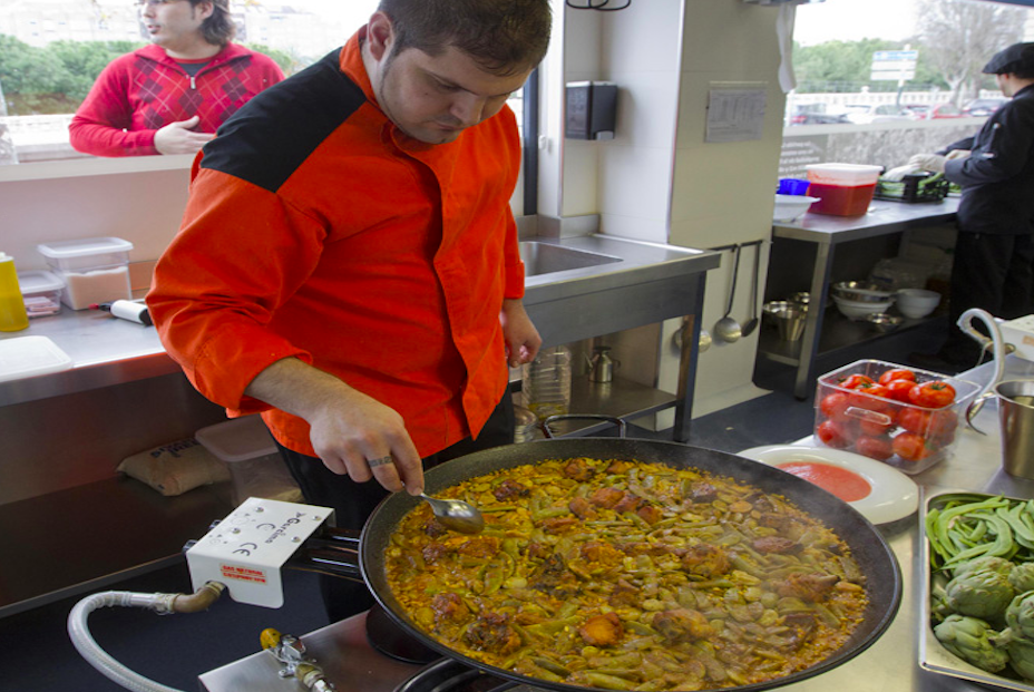 Cuatro restaurantes valencianos para rendirse al sabor de la paella (El Levante)