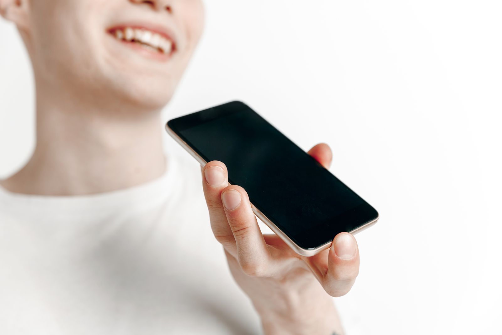 ¿Sabías que es posible controlar tu teléfono móvil por medio de la voz? (big stock)