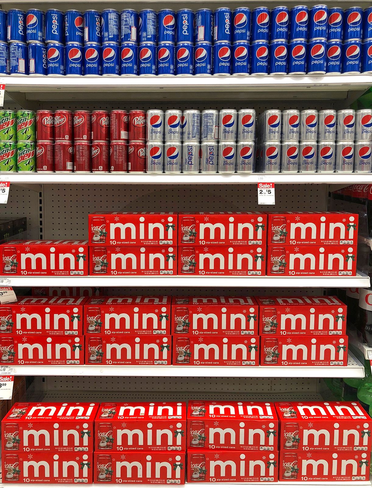 Las latas mini se hacen hueco en las estanterías de los supermercados Las latas mini se hacen hueco en las estanterías de los supermercados