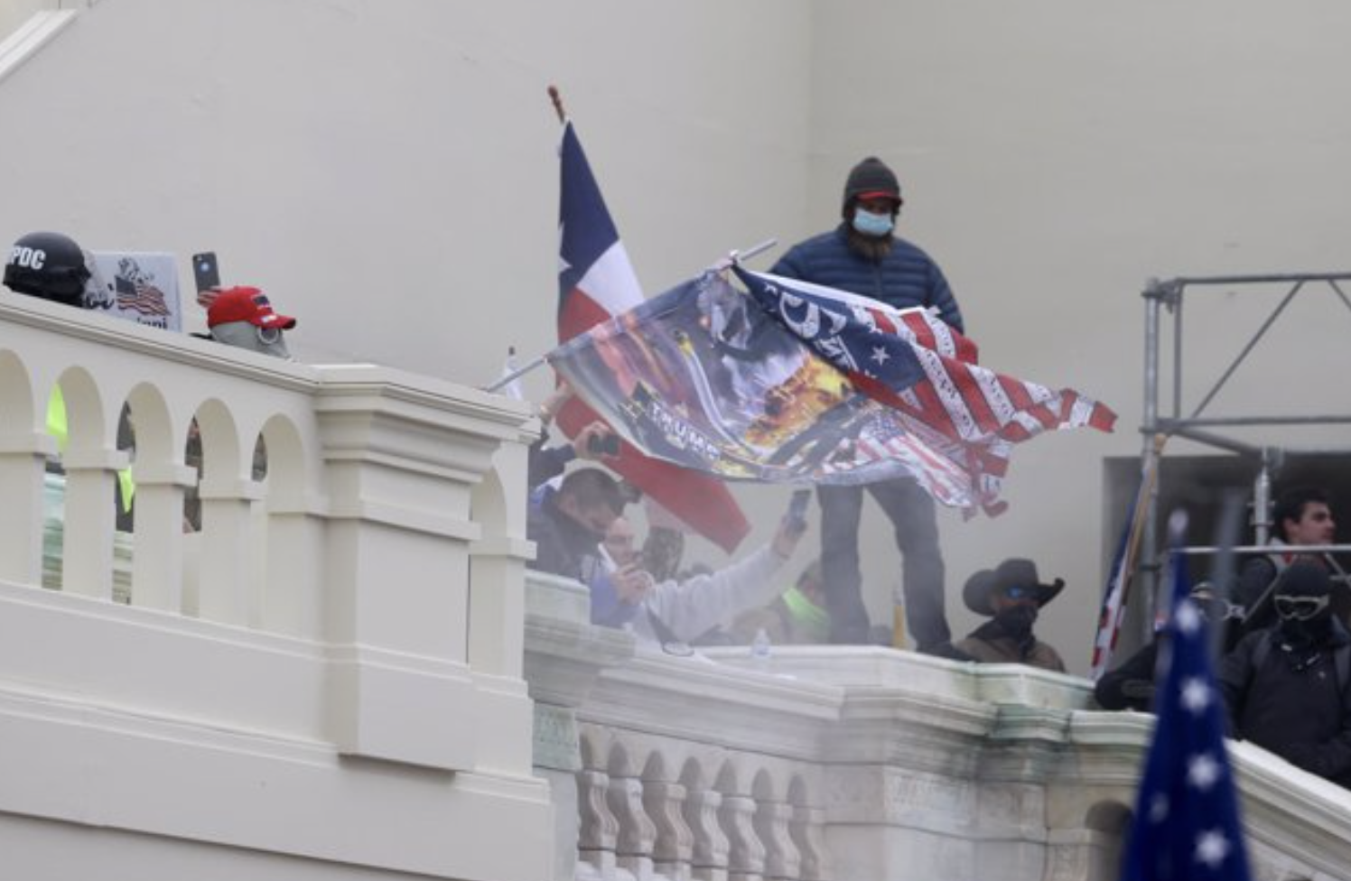 Cuatro muertos y 52 detenidos en el asalto de los seguidores de Trump al Capitolio de Estados Unidos