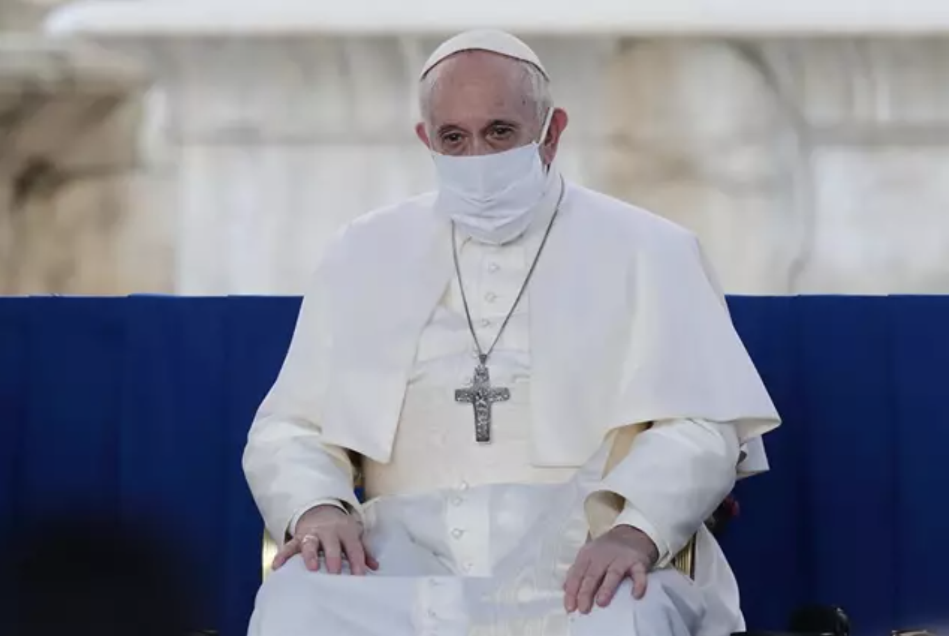 Divertículos, la operación del Papa