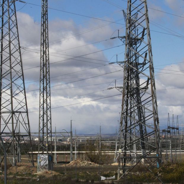 El precio de la luz bajará un 10% este viernes, hasta los 78,42 euros por MWh   Foto: Europa Press 