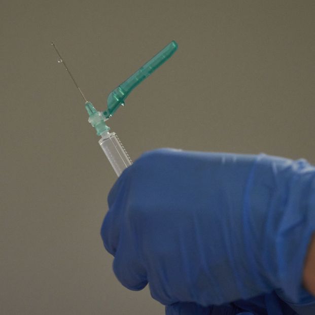 Noruega investiga la muerte de 23 personas mayores vulnerables tras recibir la vacuna de Pfizer. Foto: Europa Press 