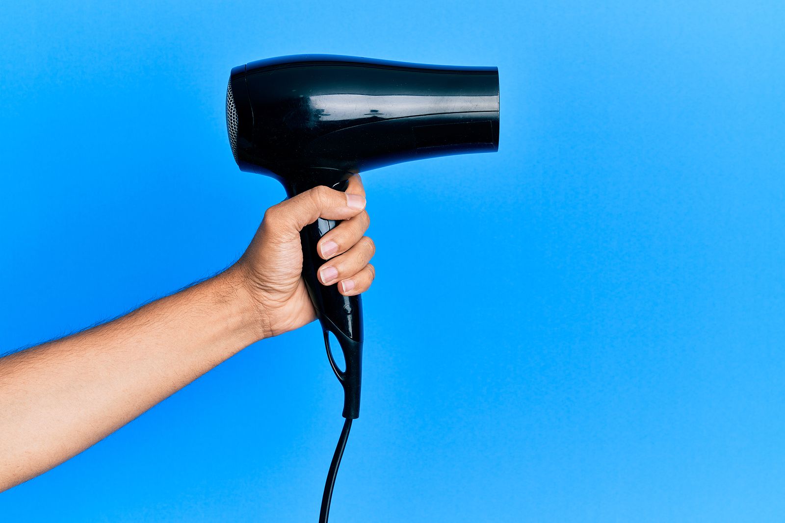 6 errores que cometes al utilizar el secador de pelo