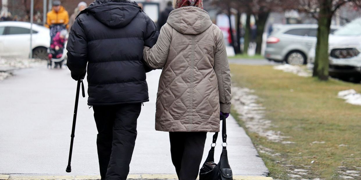 ¿Están obligadas a hacer la declaración de la renta las personas que reciben la pensión de jubilación mínima? (Foto Bigstock) 2