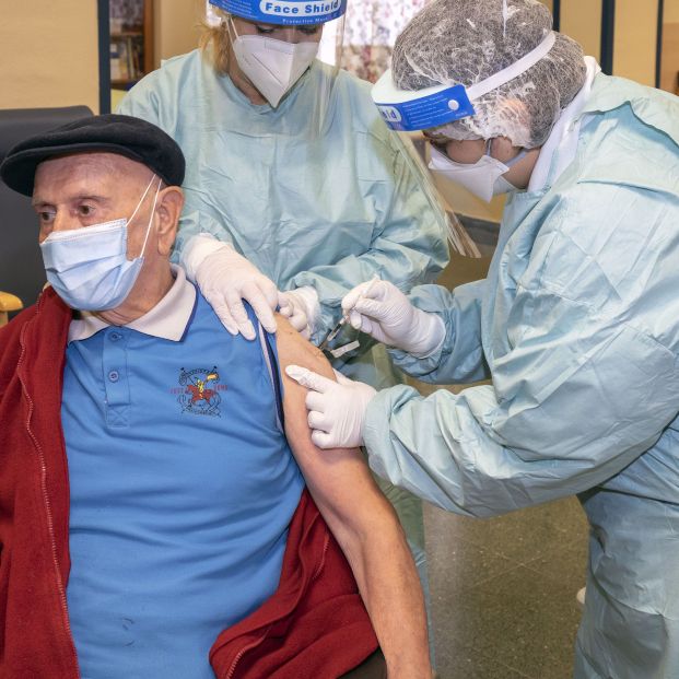 Los mayores de 80 años, los próximos en recibir la vacuna contra el coronavirus