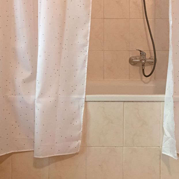 Trucos para tener la cortina de la ducha siempre limpia