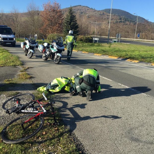 ambia la normativa para el adelantamiento a los ciclistas que circulan por carretera. Foto: Europa Press 