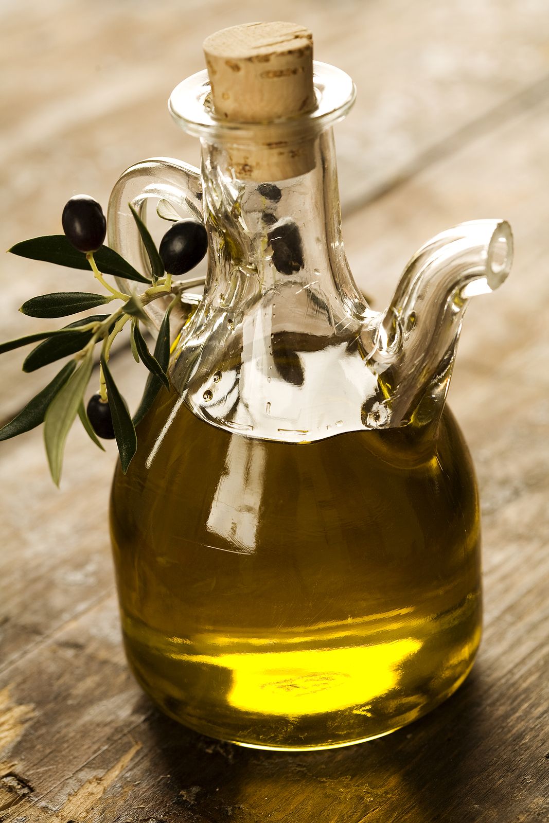 El mejor aceite de oliva virgen extra está en Carrefour, según la OCU