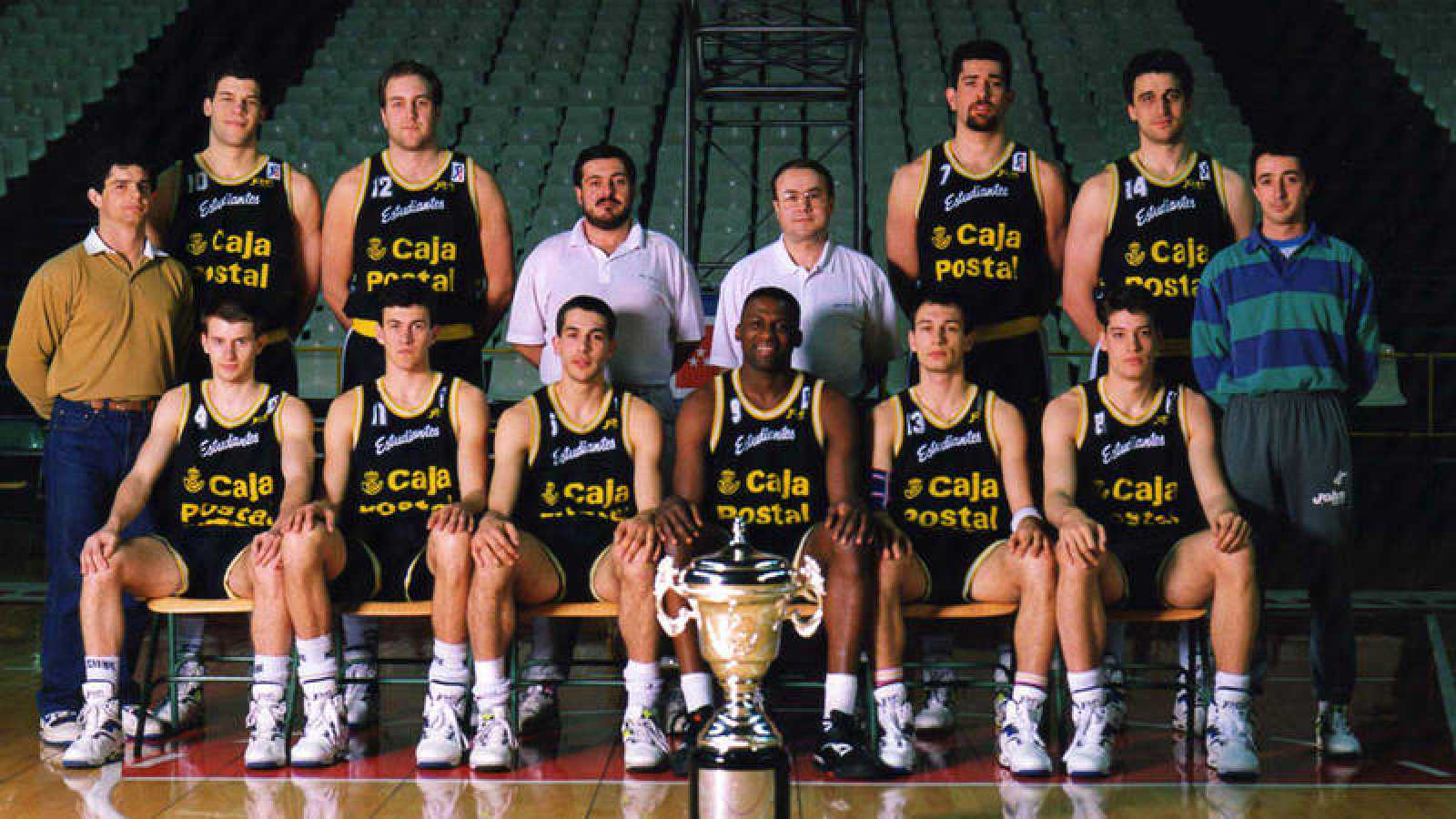 Estudiantes con varios jugadores míticos campeones de Copa en 1992 (RTVE)