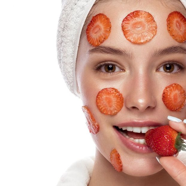 Remedios naturales a base de fresas para rejuvenecer el rostro