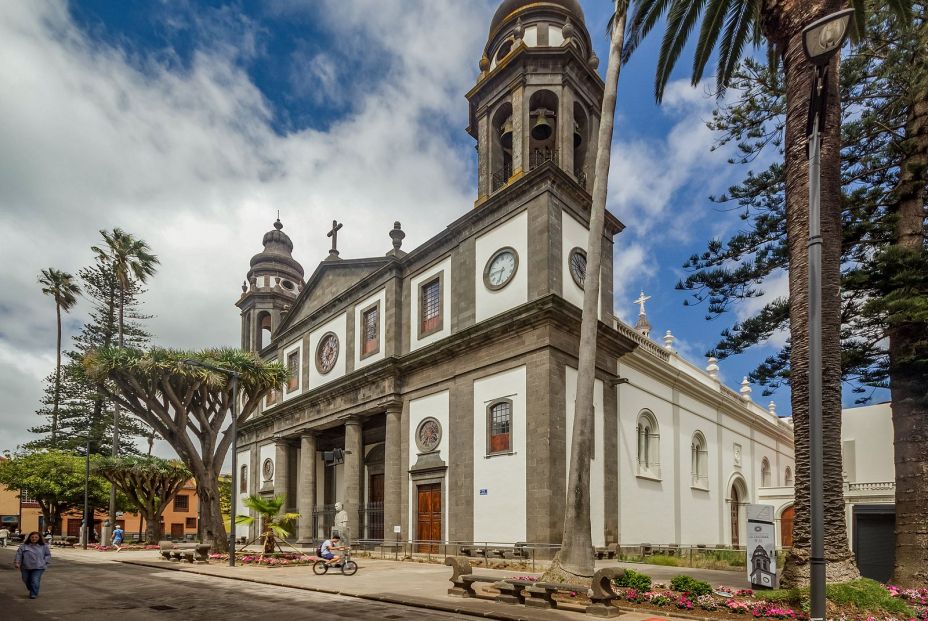 La Laguna, uno de los tesoros de las Islas Canarias bigstock 