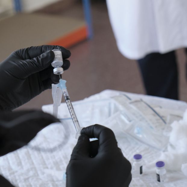 Dos residencias registran nuevos brotes de Covid-19 tras administrar la segunda dosis de la vacuna