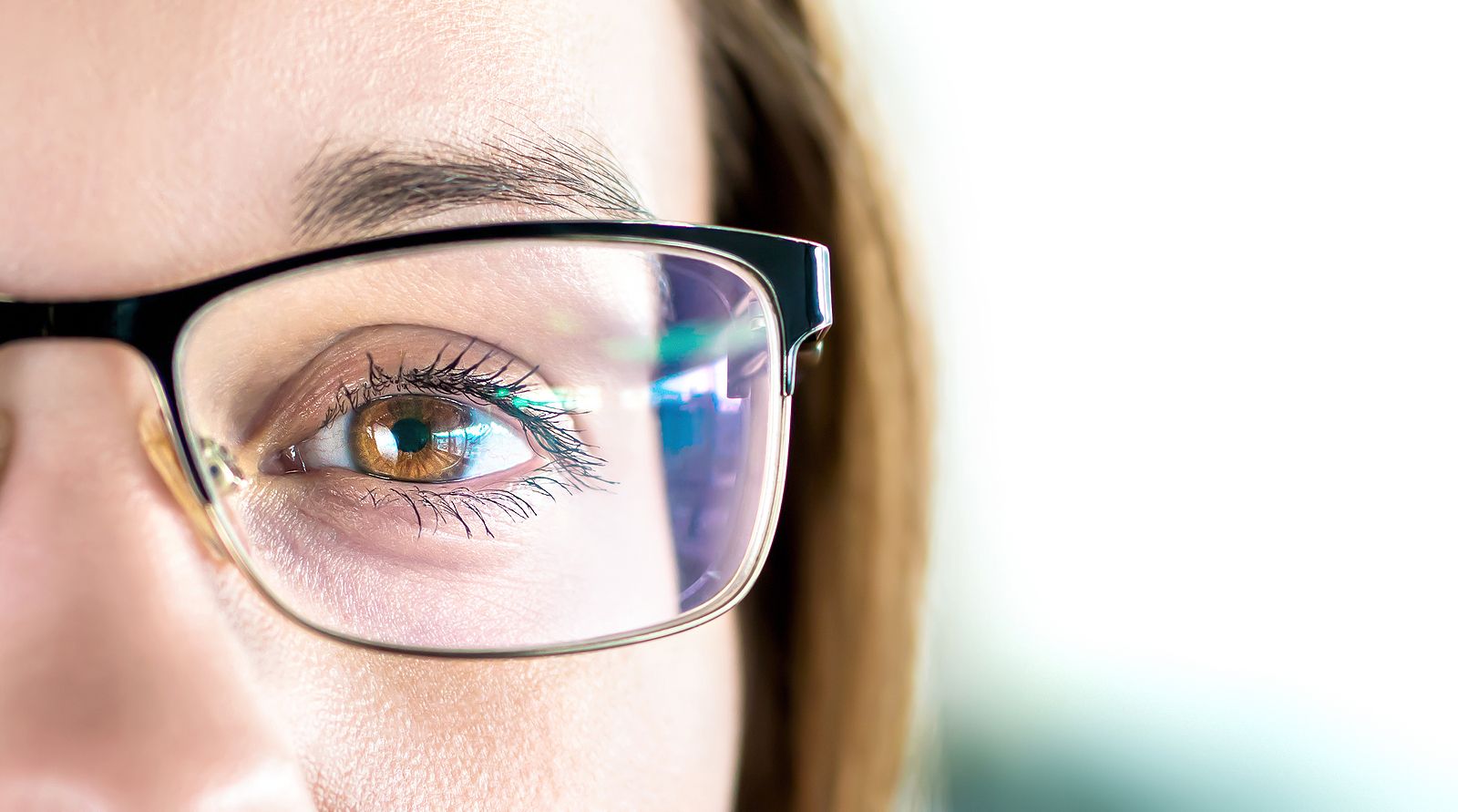 Trucos para eliminar los rayones de las gafas. Foto: bigstock