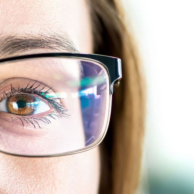 Trucos para eliminar los rayones de las gafas. Foto: bigstock