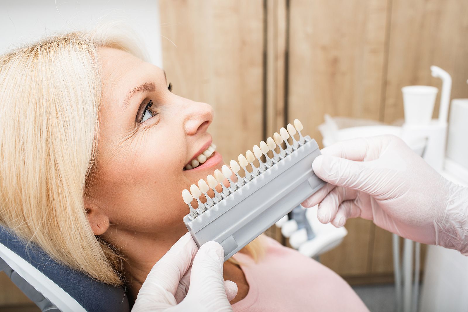 Prótesis dental fija o removible: ¿cuál me conviene? (bigstock)