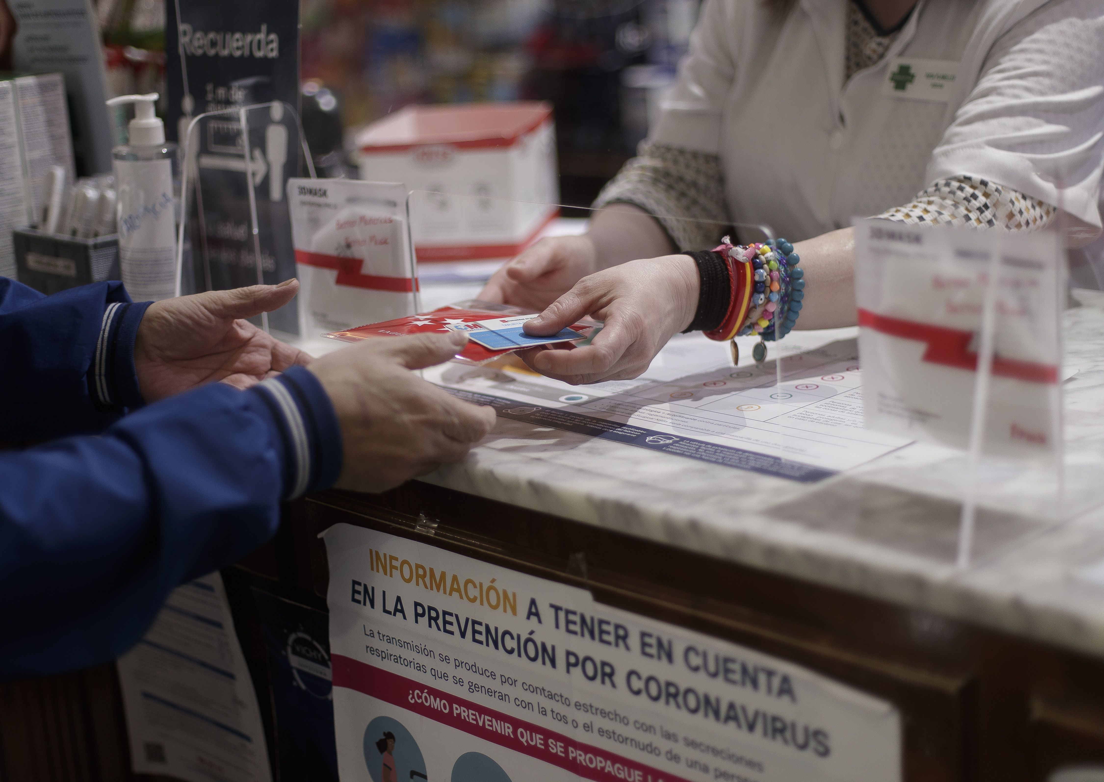 Madrid reparte mascarillas FFP2 gratis para mayores de 65 años: qué hacer para conseguir la tuya