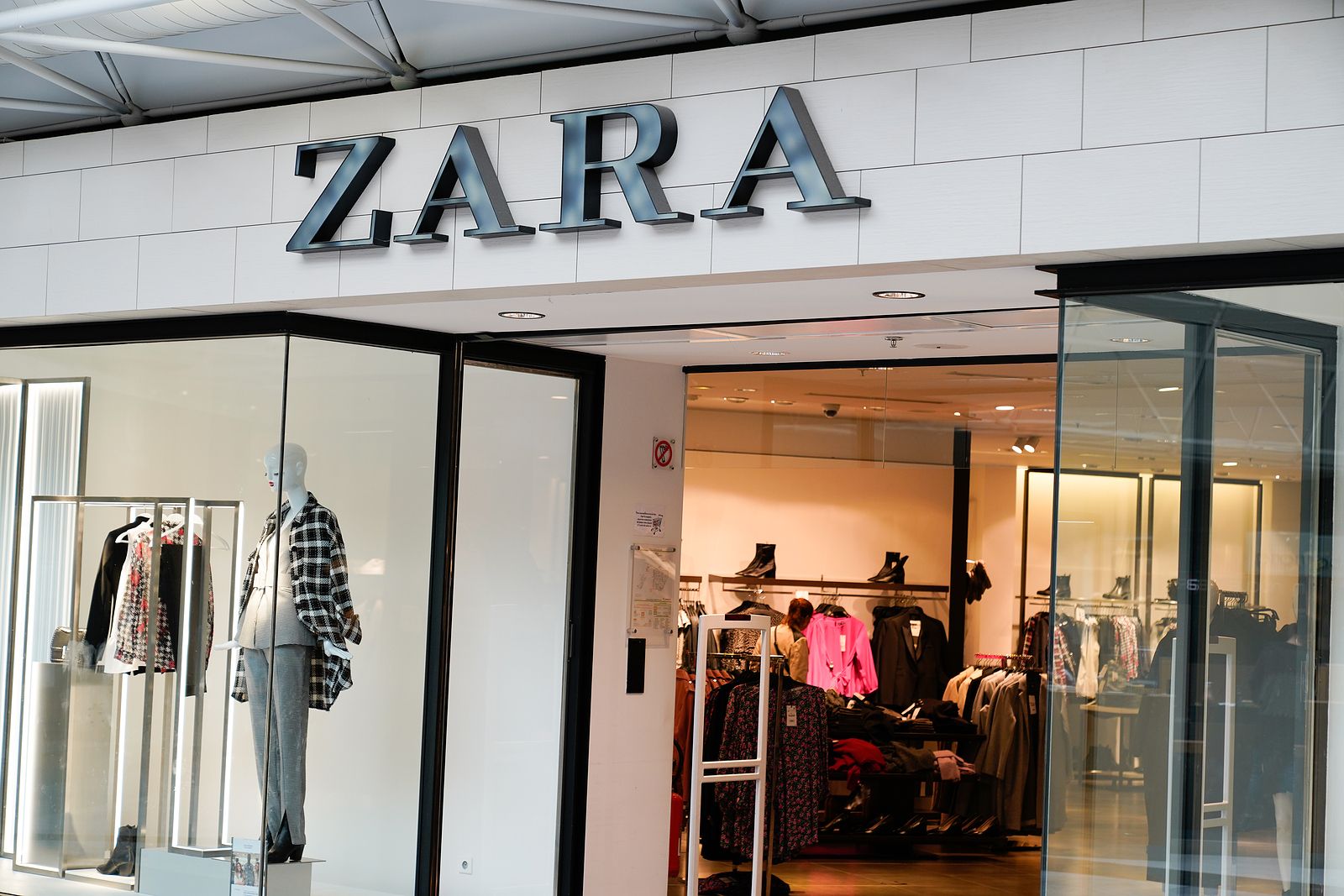 de Zara son clones de marcas de lujo