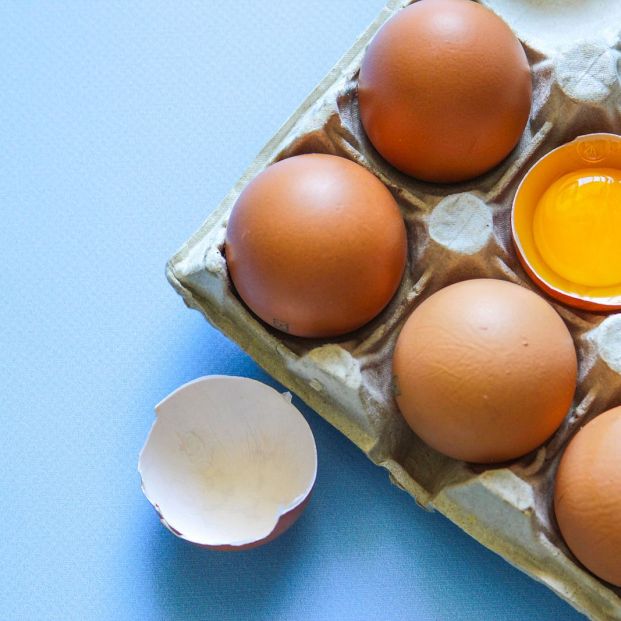 Este es el motivo por el que no deberías cascar los huevos en el borde del plato (Foto Bigstock) 3