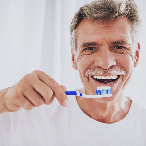 Te contamos qué pasta de dientes le va bien a tu prótesis dental (Foto Bigstock) 3