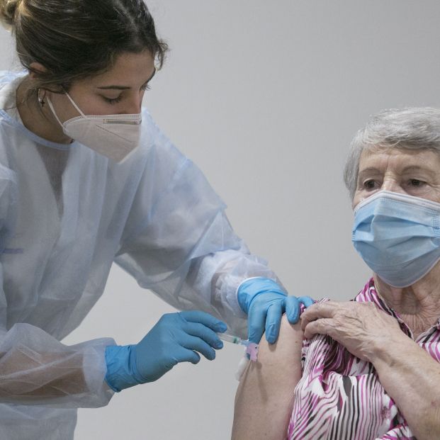 Esta es la fecha en la que podrían estar vacunados todos los mayores