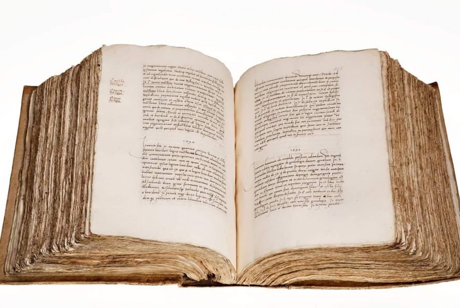 Manuscrito del siglo XVI del “Libro de los Epítomes”, que los investigadores han confirmado es obra de Hernando Colón (1488-1539). (Fotos cortesía del Arnamagnæa Institute de la Universidad de Copenhague)