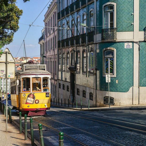 Si estás pensando en jubilarte y vivir en otro país, Portugal y Francia te interesan (Foto Bigstock) 2
