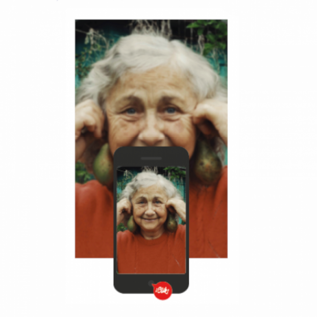 La exposición ‘Contra la gravedad’ nos muestra a los mayores vistos por los adolescentes en su móvil. Contra la gravedad. Foto  Matadero
