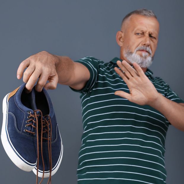 8 trucos para acabar con el mal olor de zapatos y zapatillas 8 trucos para acabar con el mal olor de zapatos y zapatillas