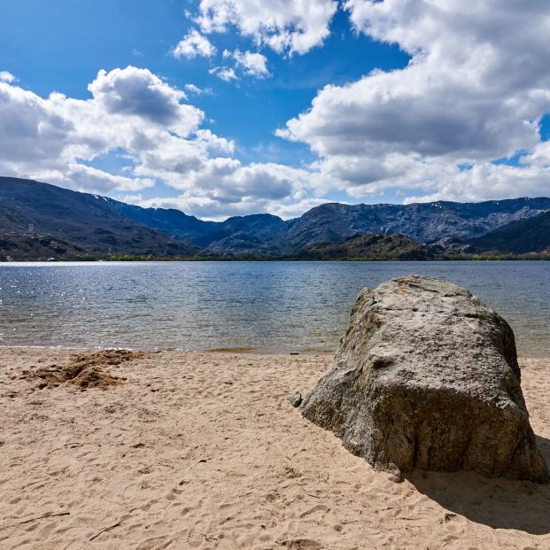 las mejores playas de interior lago de sanabria (bigstock) las mejores playas de interior lago de sanabria (bigstock)