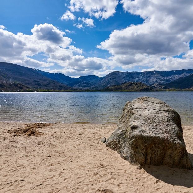 las mejores playas de interior lago de sanabria (bigstock)