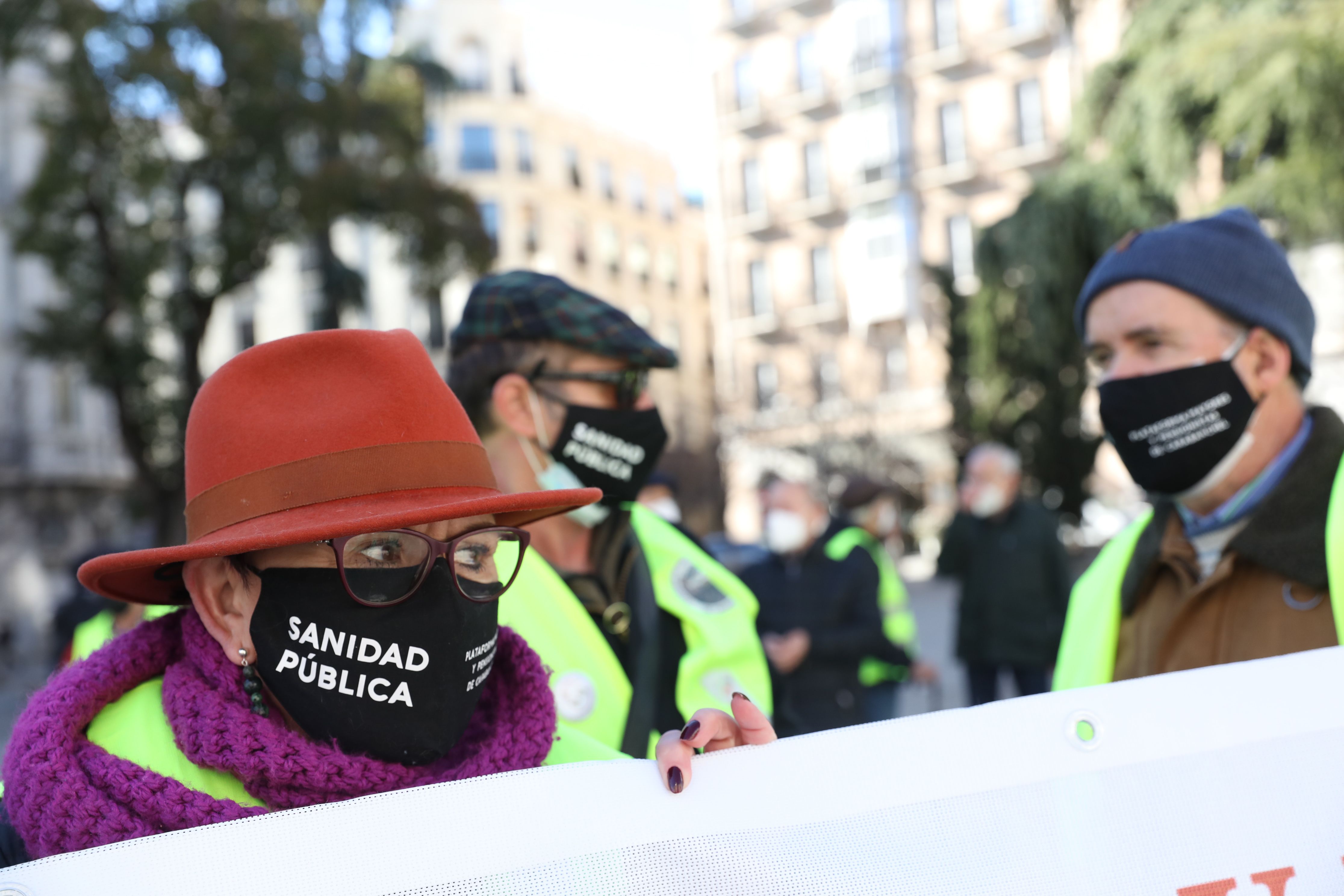 Pensionistas en lucha frente al Congreso, esta vez contra la brecha de género y el Pacto de Toledo