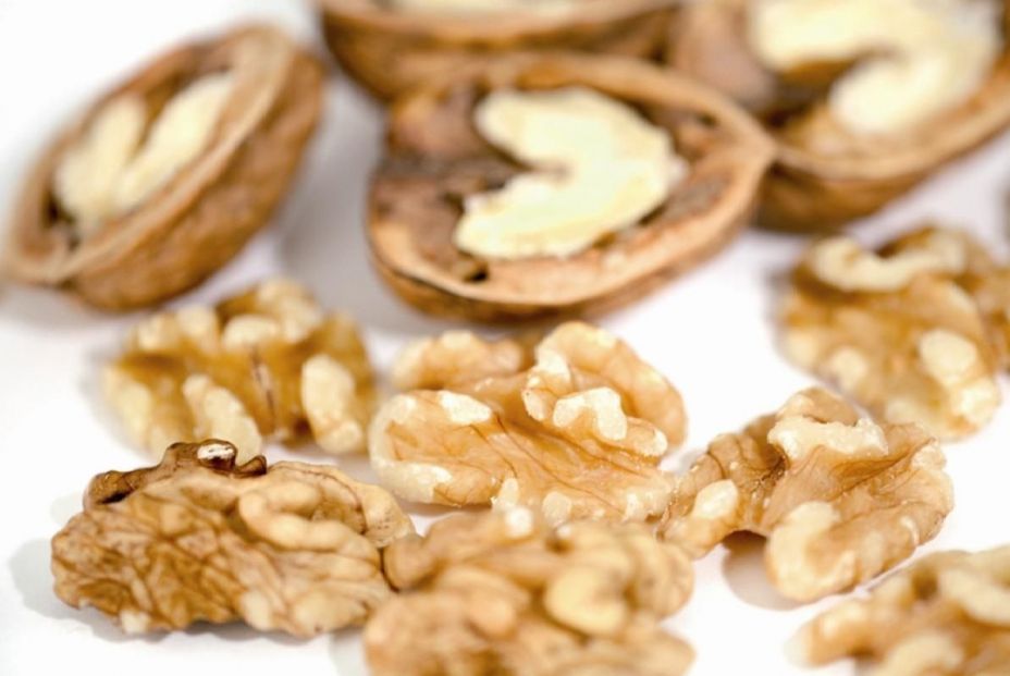 Estos alimentos te ayudan a reducir la grasa abdominal: nueces 