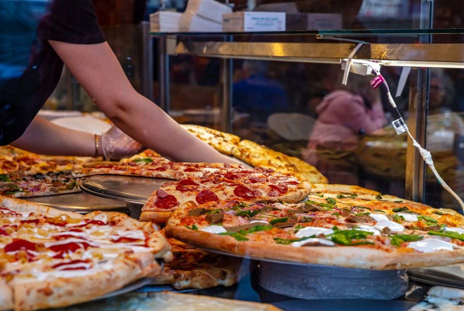 Los peligros de comer en la calle en los que nunca pensamos. Foto: Bigstock