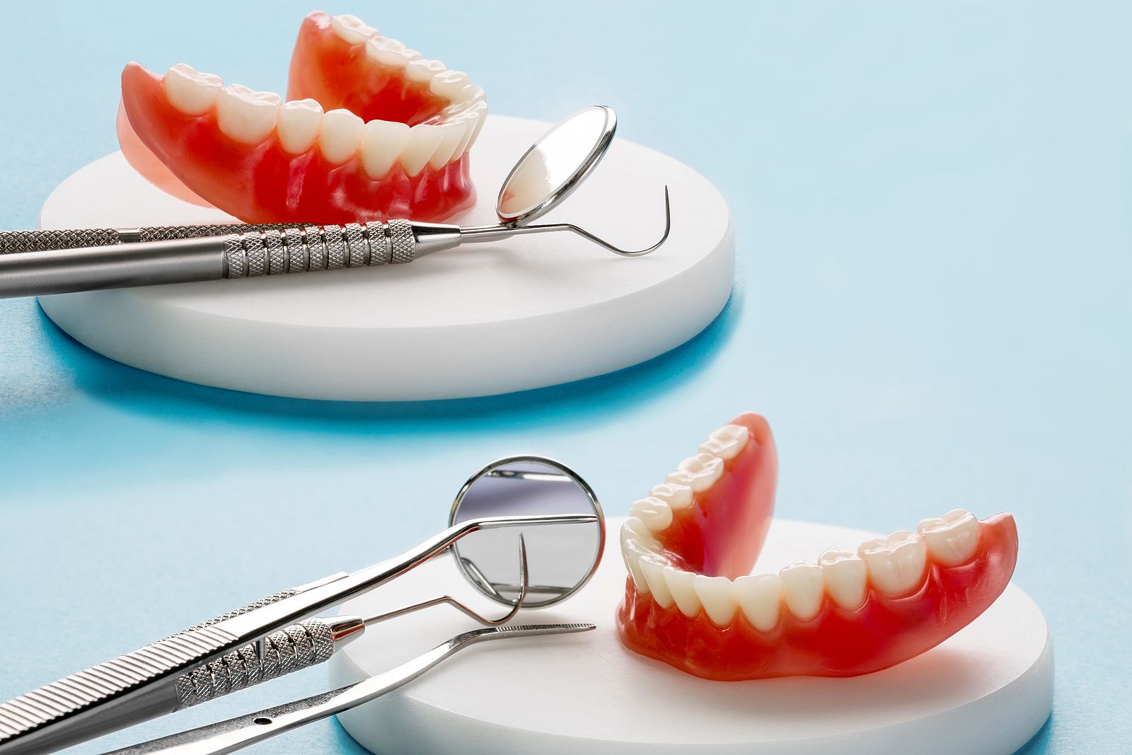 ¿Qué es mejor un puente o un implante dental?