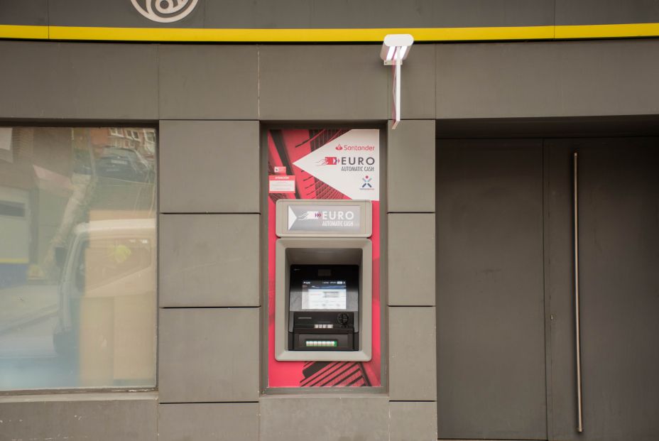Correos instala cajeros automáticos en 109 oficinas de toda España