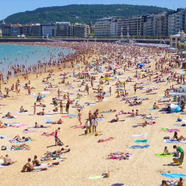 Playa de La Concha en verano (Creative commons)