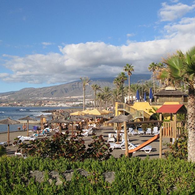 Playa de las Américas por la mañana (Creative commons)