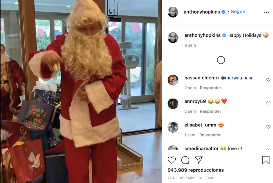 Anthony Hopkins felicitando la navidad por Instagram disfrazado de Papá Noel.