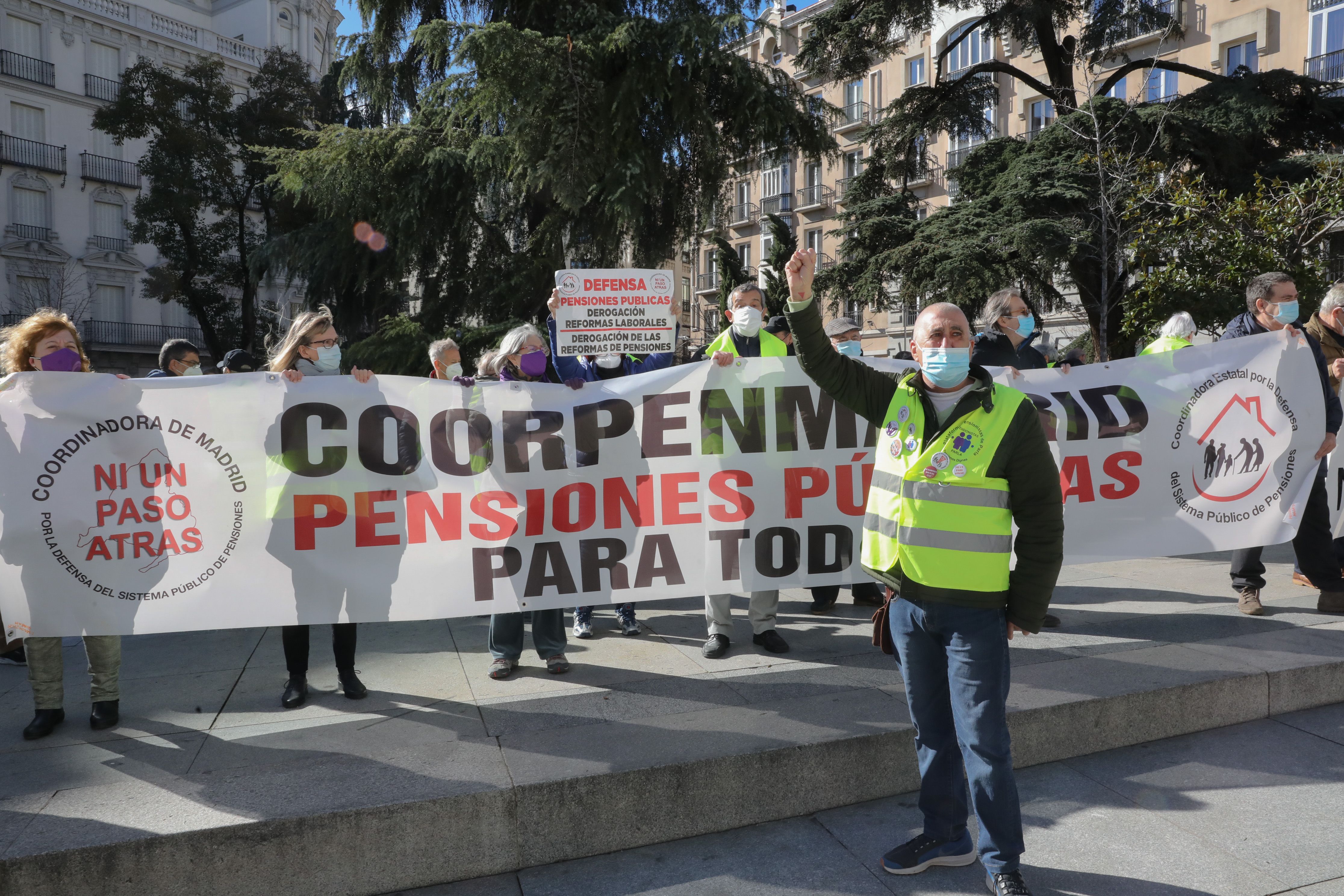 Los pensionistas se concentran hoy ante el Congreso contra "la ceremonia de la confusión de Escrivá"
