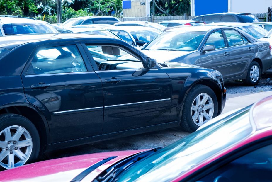 Consejos para comprar un coche de segunda mano (big stock)