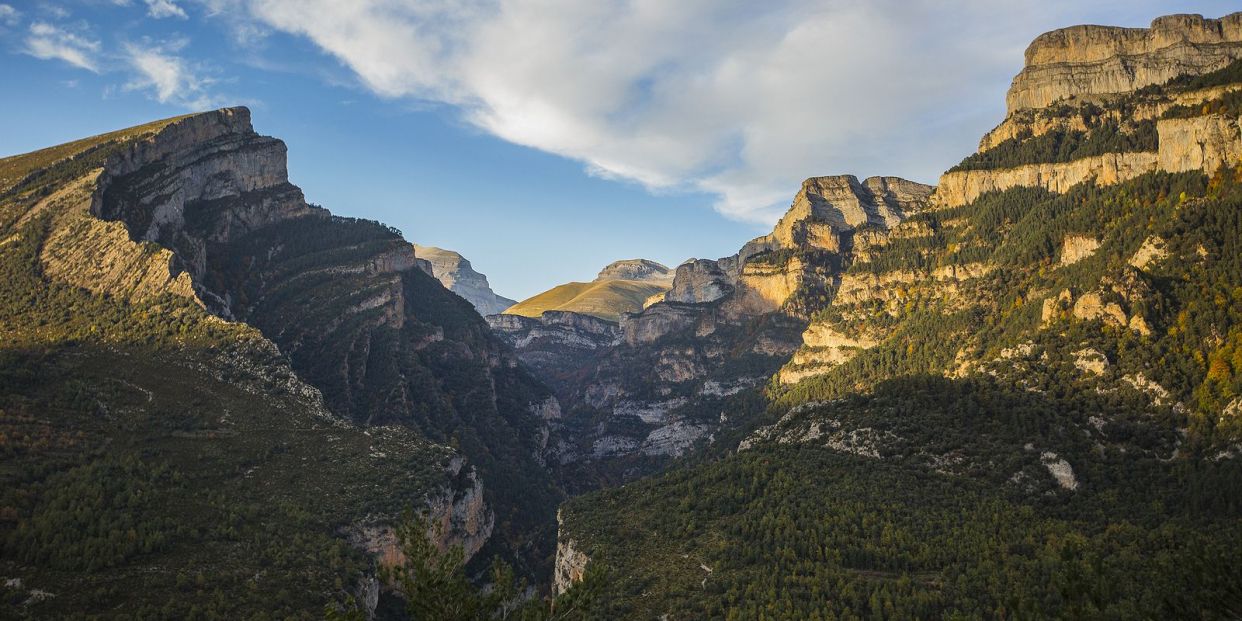 Descubre el Monte Perdido de los Pirineos, que incluye dos de los cañones más grandes y profundos de Europa (Foto Bigstock) 3