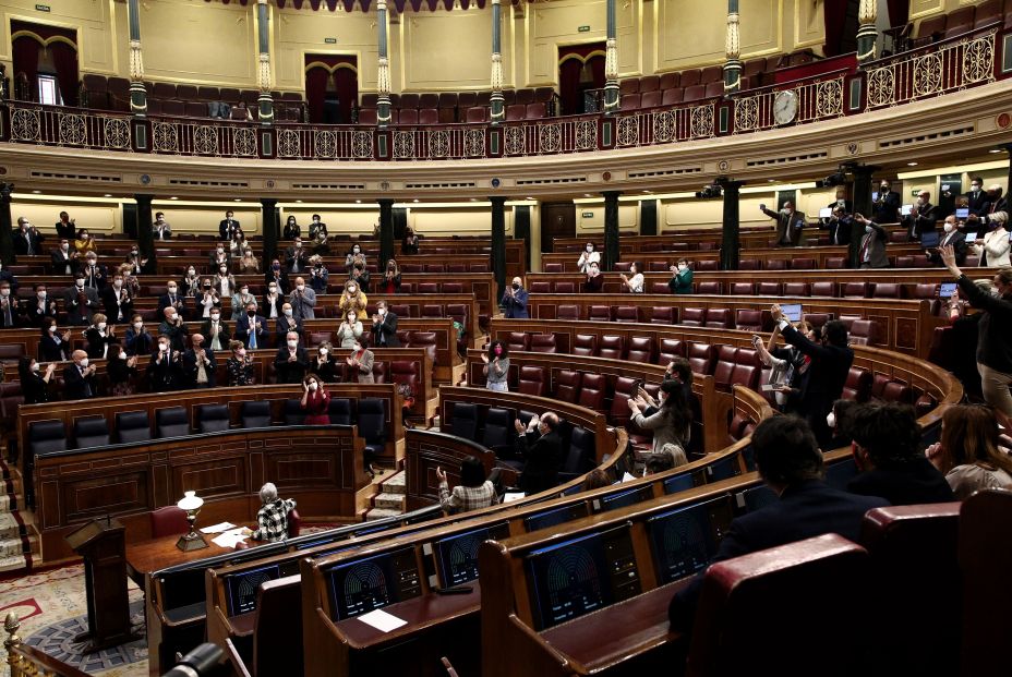 EuropaPress 3611041 miembros hemiciclo aplauden sesion plenaria congreso diputados madrid (1)