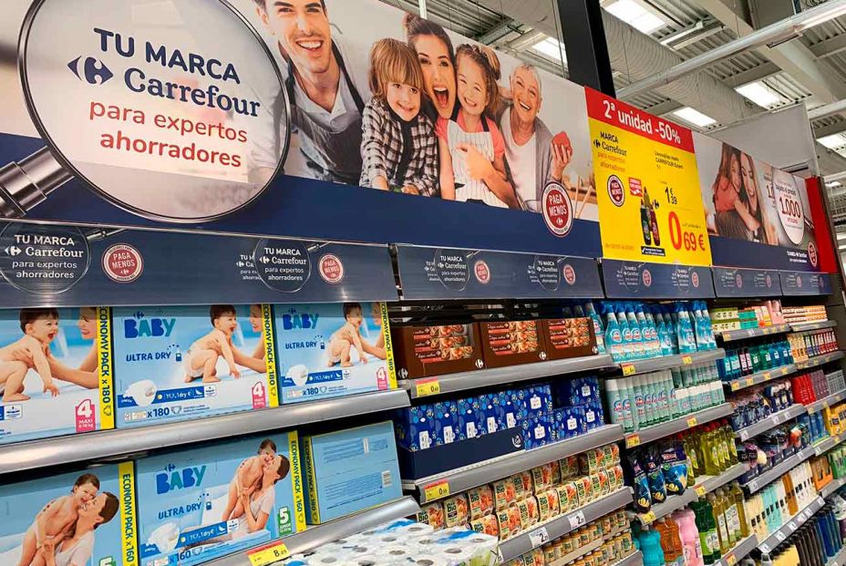 Carrefour baja el precio de 1.000 productos esenciales y aviva la guerra de precios