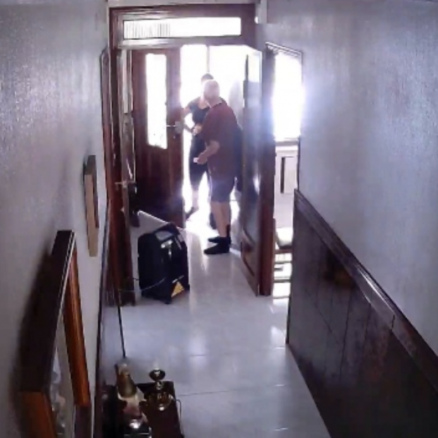 Detenida la banda que robaba en casas de personas mayores haciéndose pasar por enviados de Cruz Roja. Foto: Guardia Civil