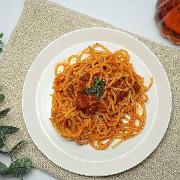 bigstock Spaghetti On A White Plate 410215285