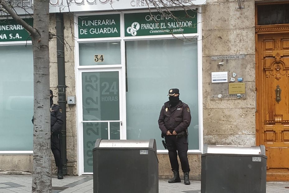 Una exrecepcionista de la funeraria confirma el 'cambiazo': "Le llamaban reciclaje"