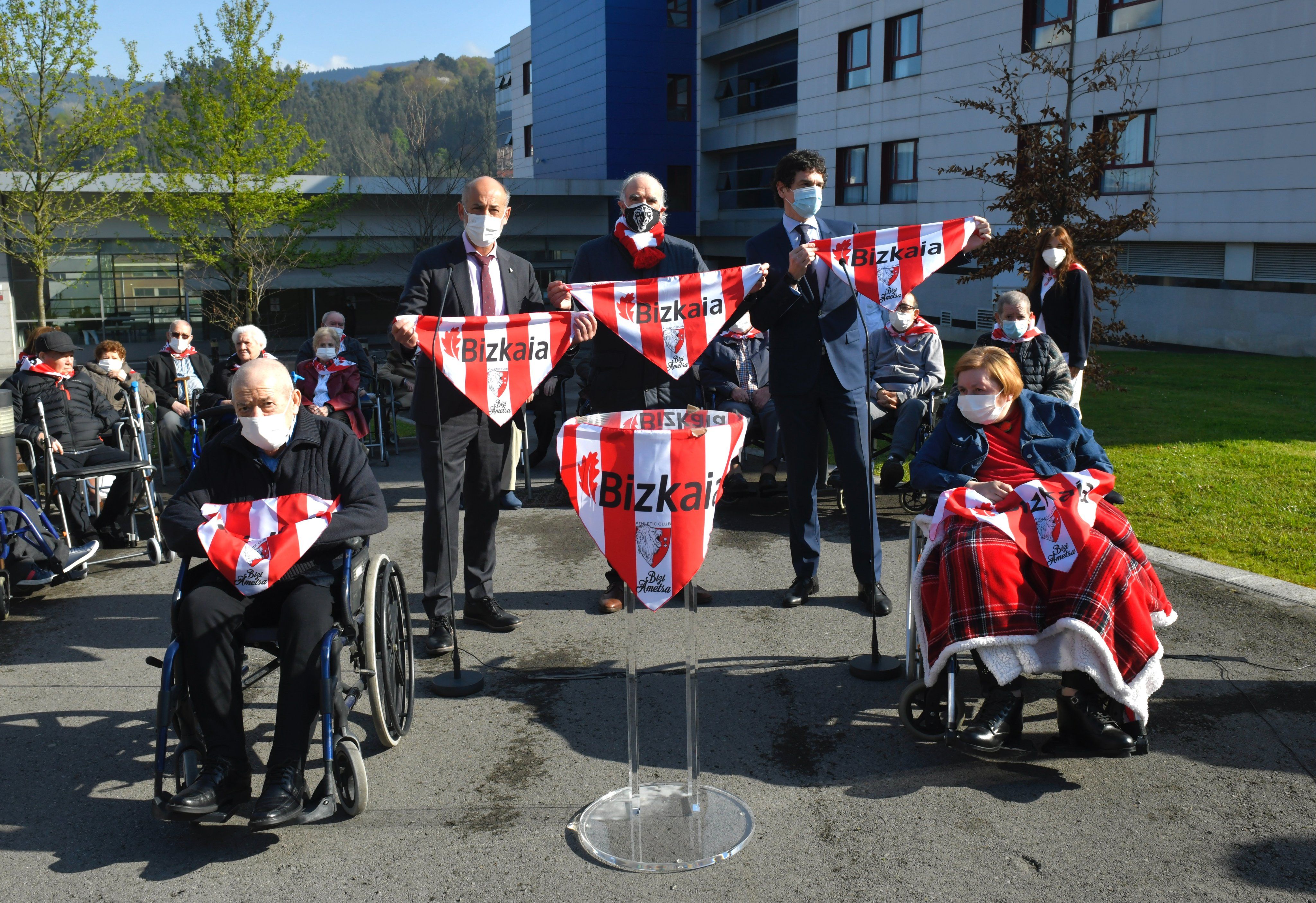 Las residencias de Vizcaya celebrarán de rojiblanco las dos finales de Copa del Athletic