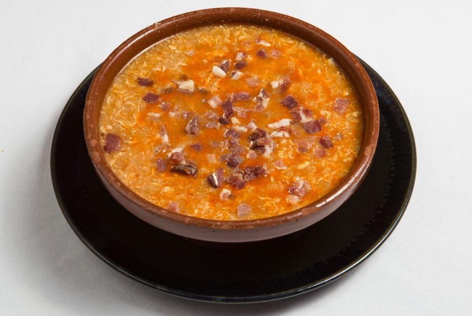 Sopa de ajo o sopa castellana (bigstock)