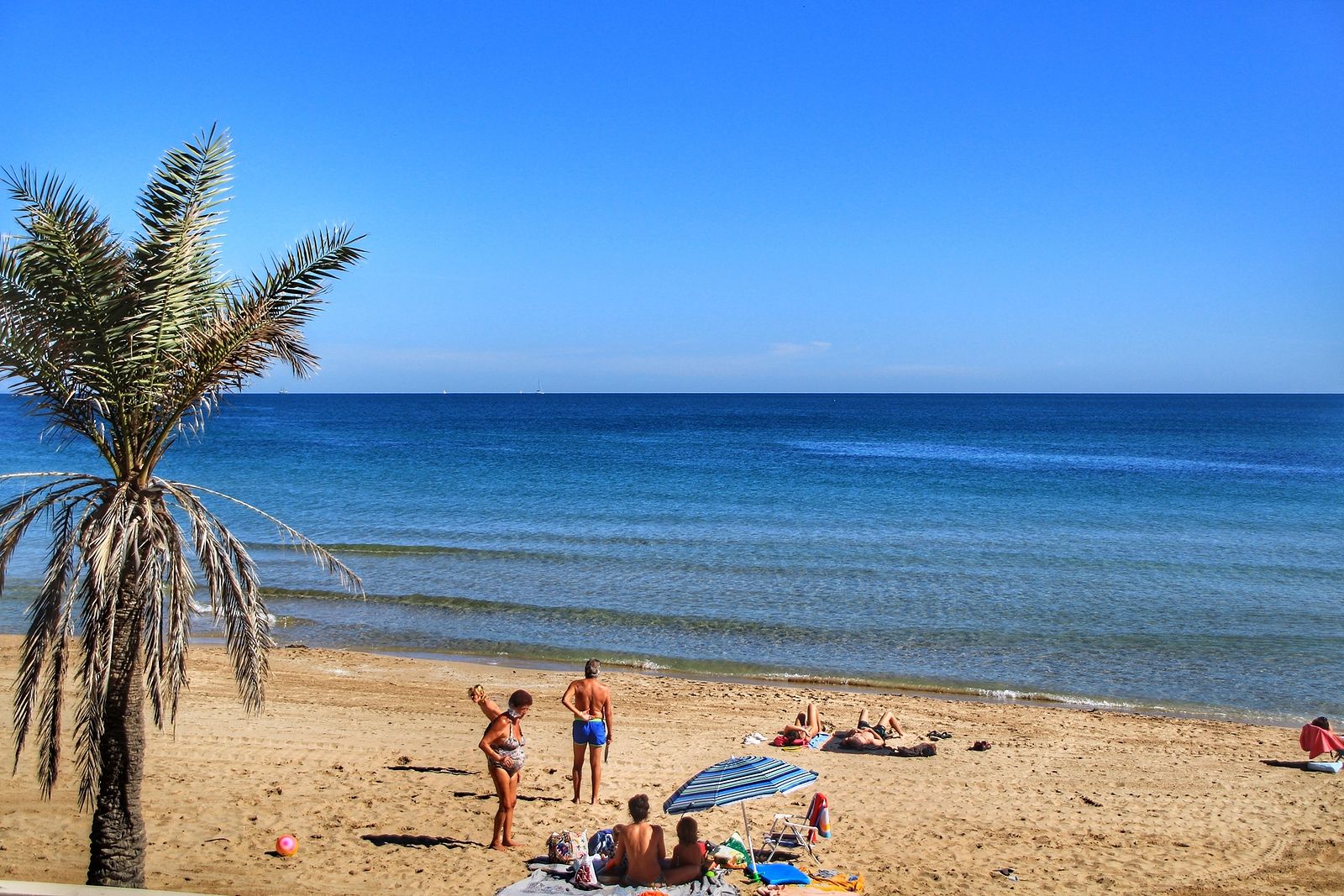 Viajes del Imserso: Vacunar a los mayores ya, la única esperanza del turismo para salvar el año